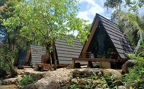 Villa Dan Glamping Lewi Haja